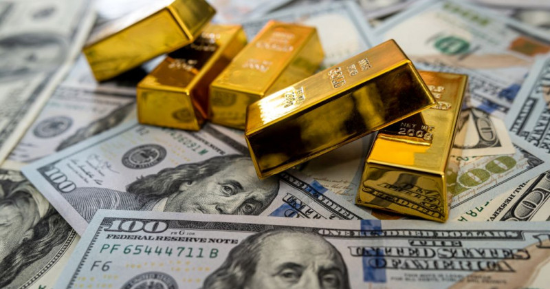 L'oro oltre ogni record supera i 2.200 dollari